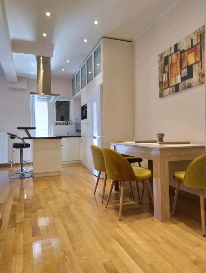Stylish -Modern Apartment Heart Of Marousi 아테네 외부 사진