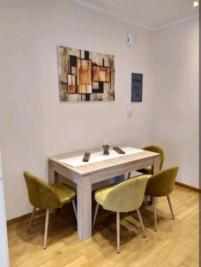 Stylish -Modern Apartment Heart Of Marousi 아테네 외부 사진